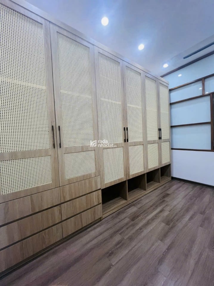 BÁN NHÀ Ở CẦU GIẤY - 44M2 - OTO TRÁNH NHAU ĐỖ CỬA NHÀ - KINH DOANH ĐỈNH