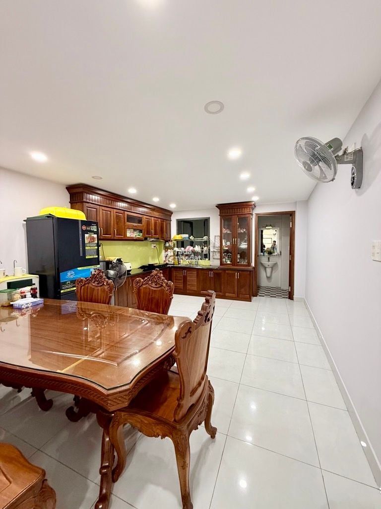 BÁN NHÀ ĐẸP 5 TẦNG – HẺM XE TẢI NGỦ – KHU TOÀN NGƯỜI GIÀU TẠI TÂN SƠN NHẤT, TPHCM