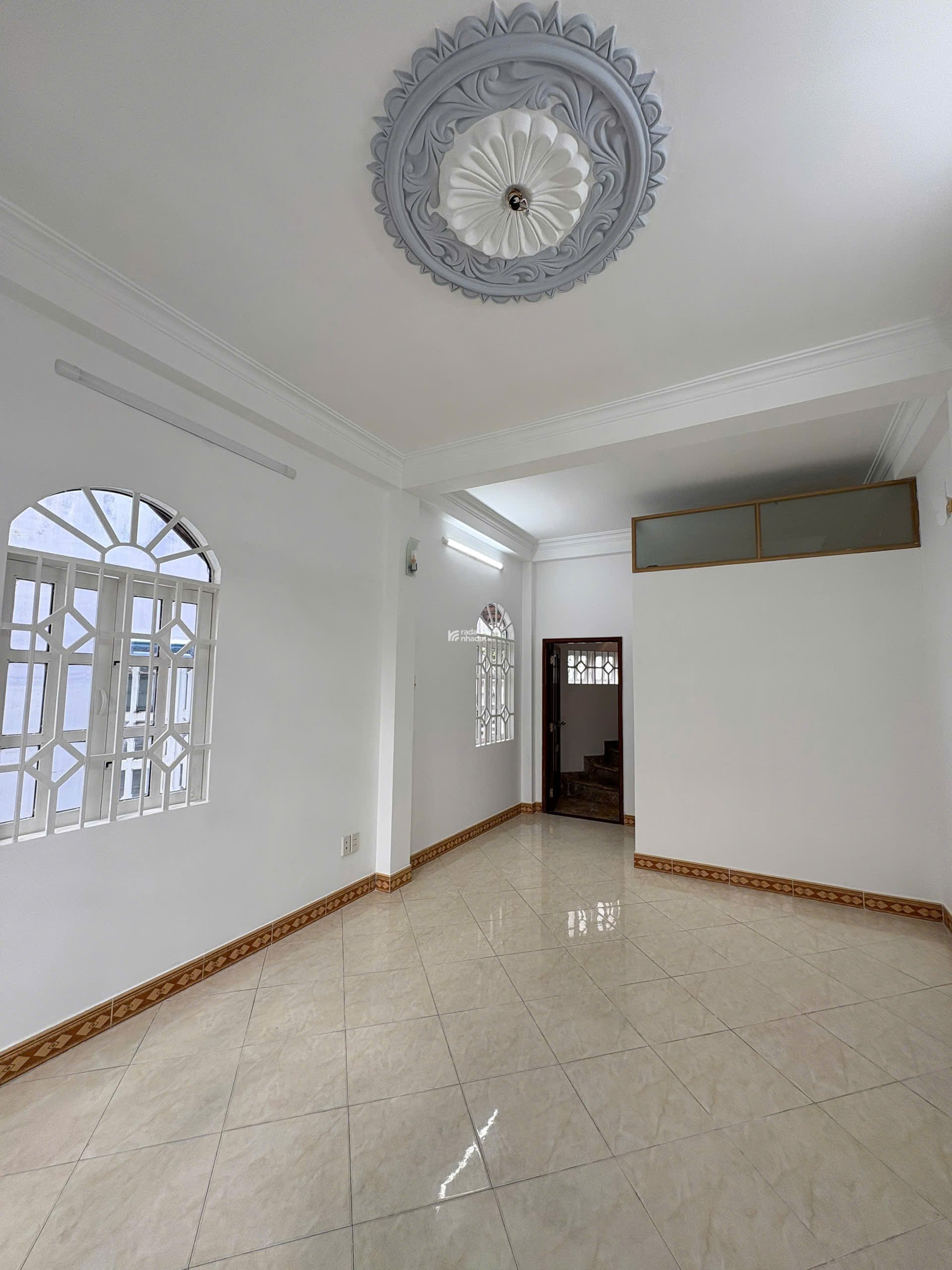 NHÀ BÁN, 3 mặt thoáng, vị trí vàng tại Phú Nhuận, cách mặt tiền đường Nguyễn Thượng Hiền 60m,