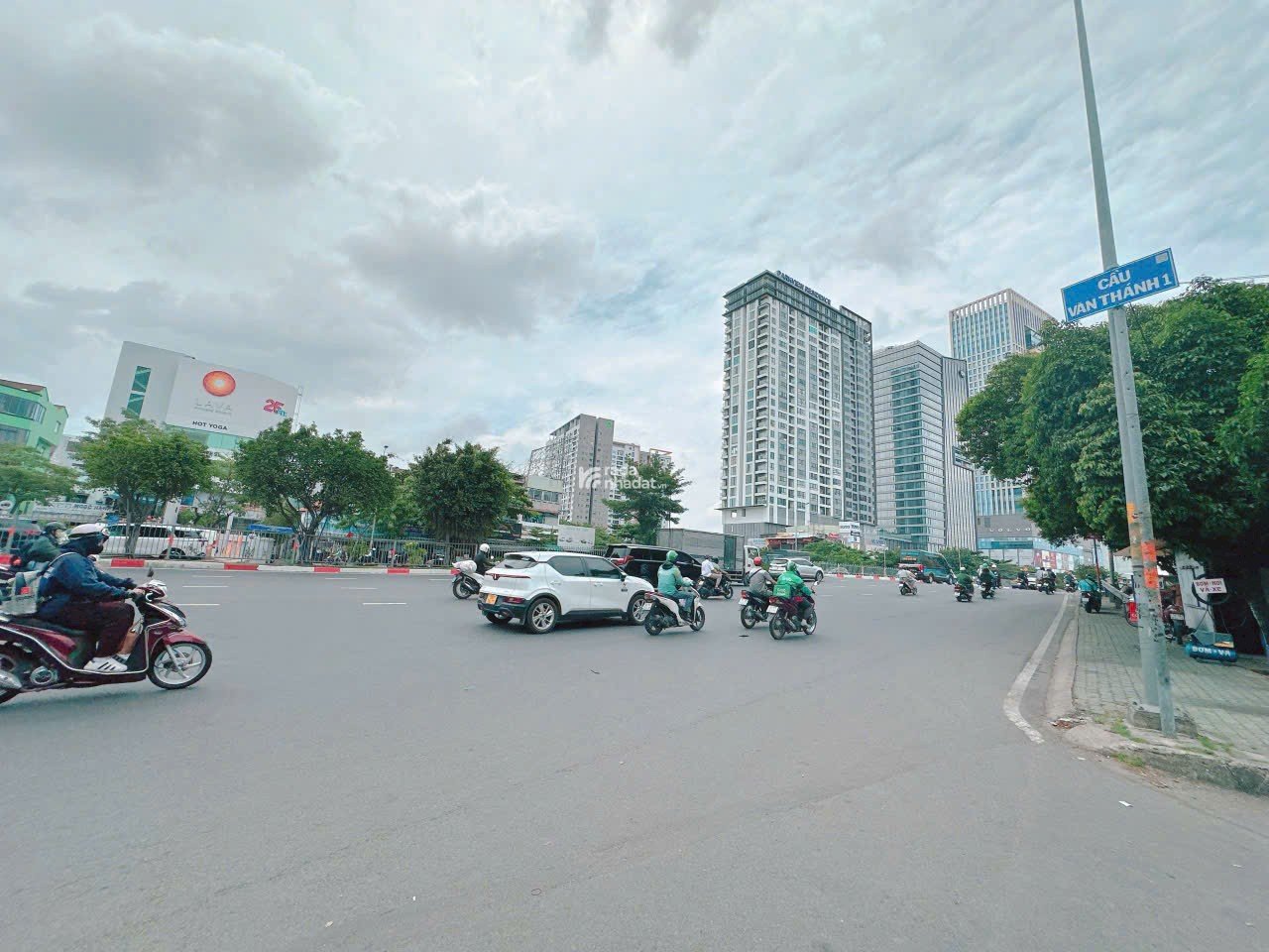 NHÀ 3 LẦU HẺM XE HƠI PHƯỜNG 21 QUẬN BÌNH THẠNH