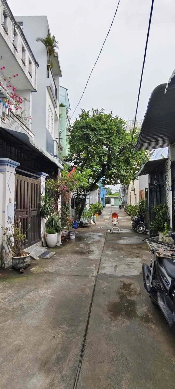 BÁN NHÀ LÂM THỊ HỐ, QUẬN 12 - DIỆN TÍCH 52m2 ( 4 x 14 ) - Ô TÔ NGỦ TRONG NHÀ - GIÁ RẺ 3.89 TỶ 