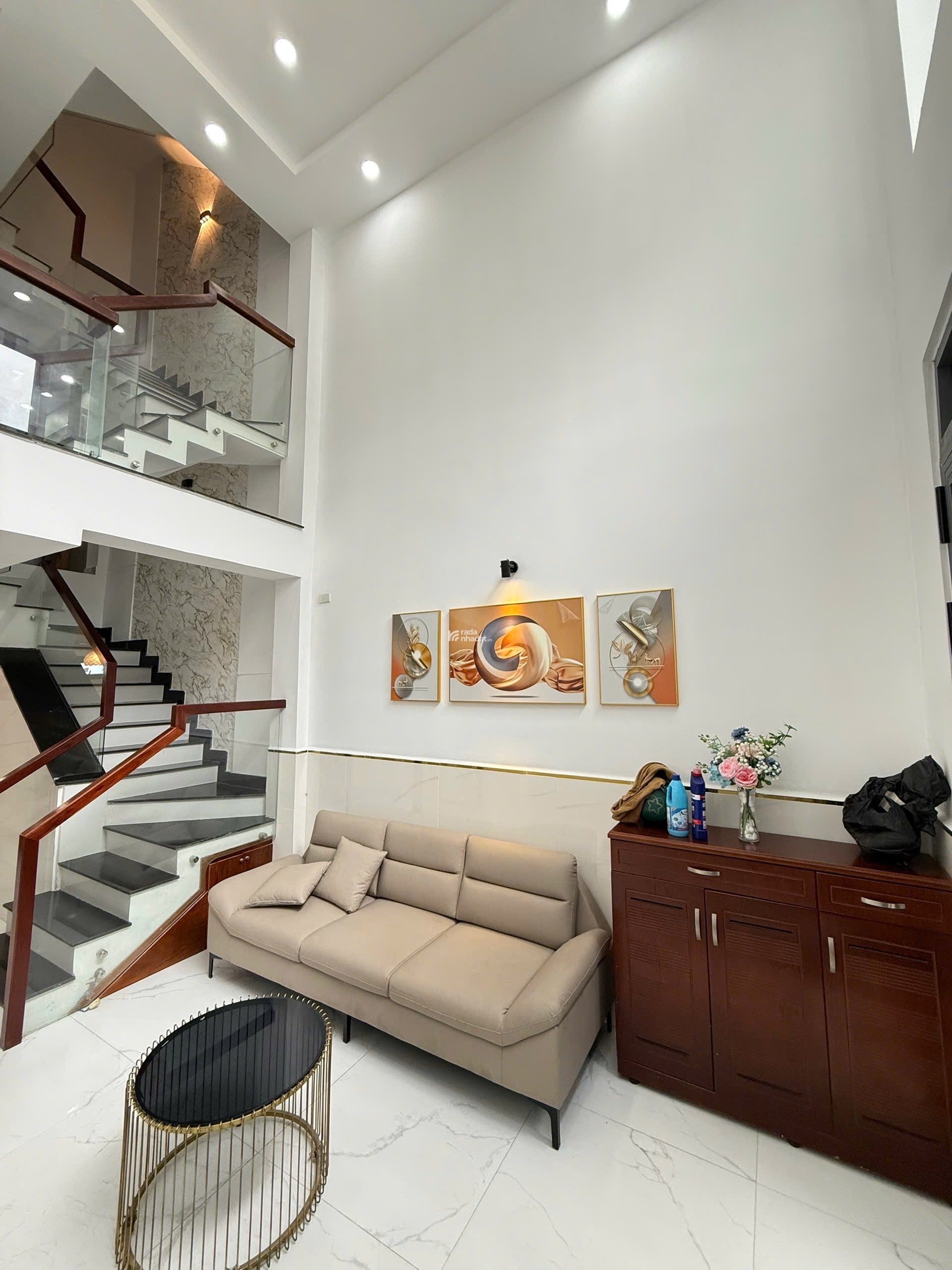 Cho Thuê Nhà 4 Tầng Hẻm Xe Hơi Đầy Đủ Tiện Nghi ngay Huỳnh Văn Nghệ quận Tân Bình