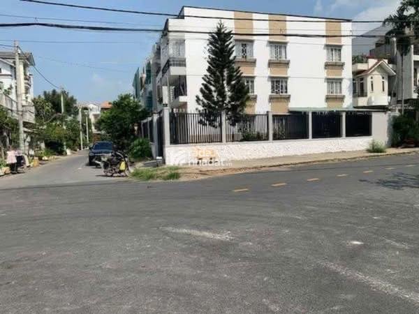 CHO THUÊ BIỆT THỰ GÓC 2 MẶT TIỀN KHU GIGAMALL, 10MX20M, 1 TRỆT 2 LẦU, 4PN, 25TR.