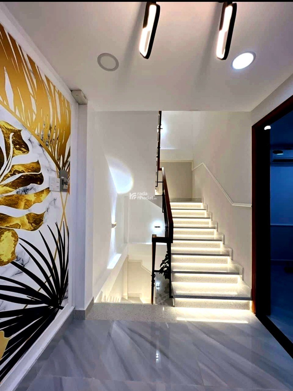 Nhà đẹp 6 lầu bán gấp, hẻm ô tô, đường Trần Thị Trọng, P. 15, Tân Bình, chỉ 6,3 tỷ TL