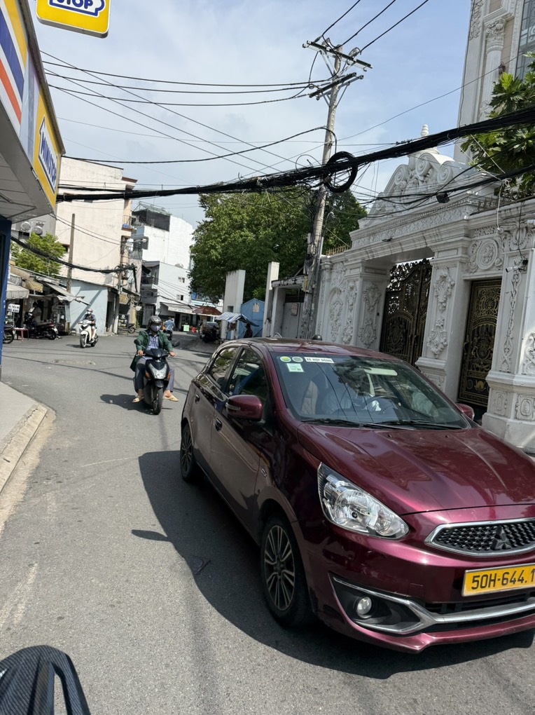 SIÊU PHẨM TÂN BÌNH KHU PHÂN LÔ - KẾ BÊN Q10, Q11 - 5 TẦNG - 2 XE HƠI NGỦ TRONG NHÀ