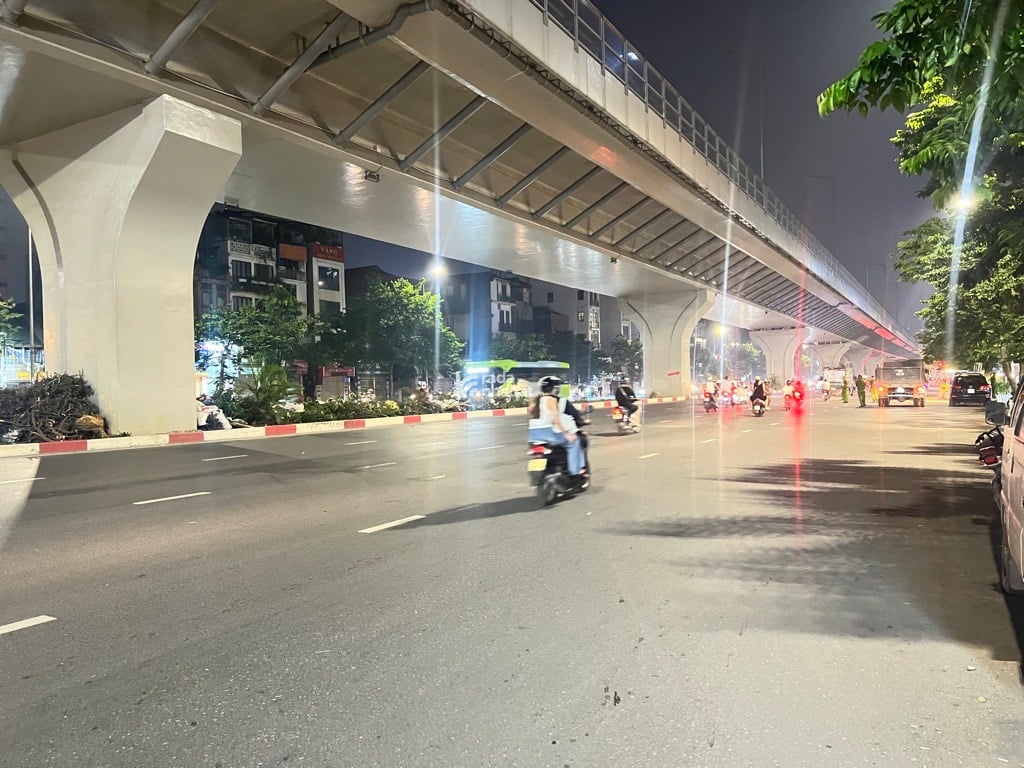 TOÀ CCMN QUẬN HBT 6 TẦNG THANG MÁY - 12P FULL NỘI THẤT- DTHU  90TR/NĂM - PCCC TỰ ĐỘNG