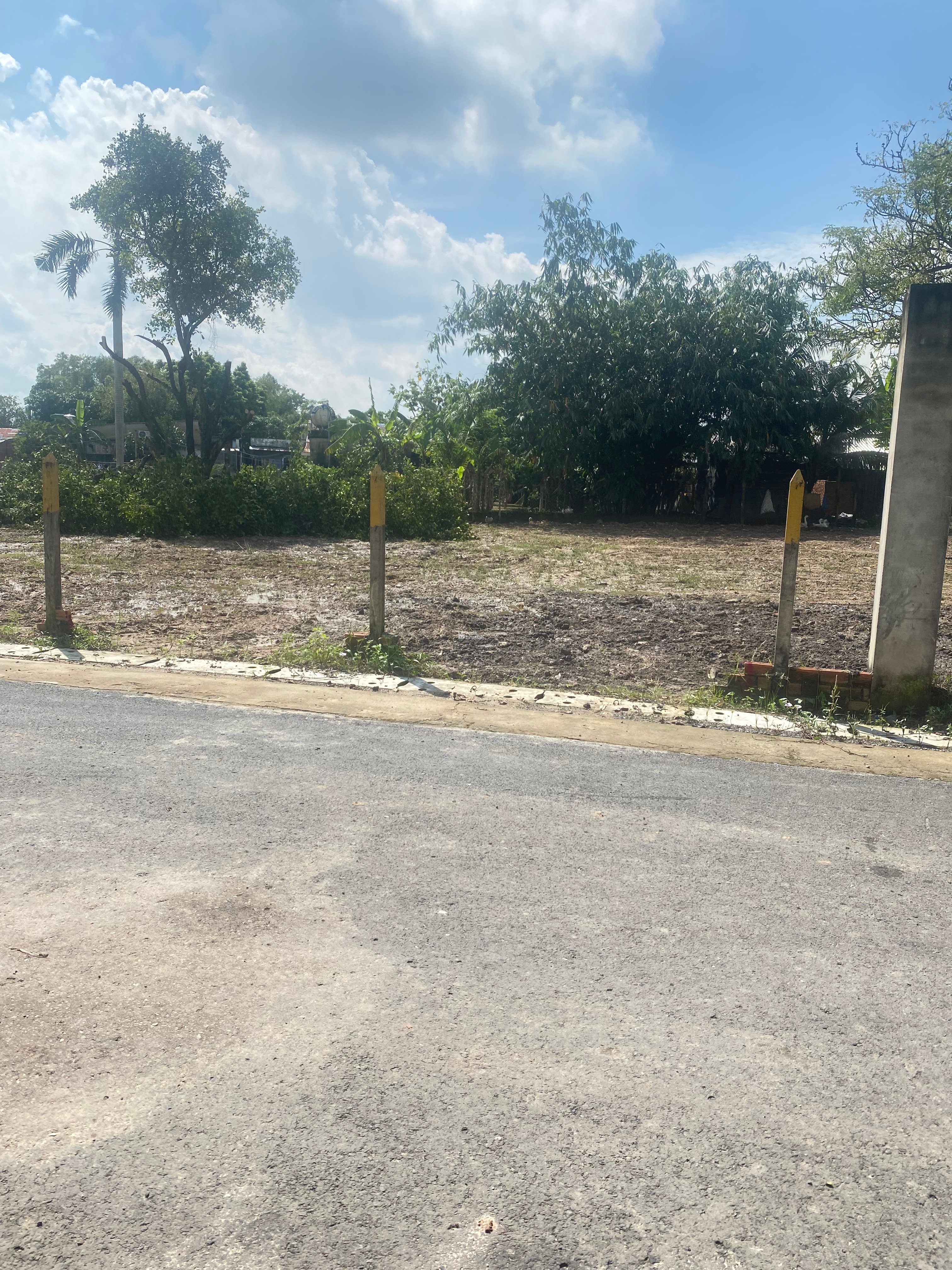 Gần quốc lộ 22, 2MT 5X23m,giá 1ty5, sổ hồng riêng,thổ cư , nhựa 8m, đông dân cư , gần kcn 