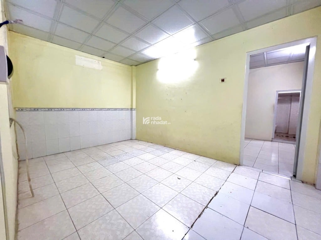 PHẠM VĂN HAI P.3 TÂN BÌNH GIÁP PHÚ NHUẬN, GẦN SÂN BAY, HẺM XE TẢI CÁCH VÀI BƯỚC CHÂN,