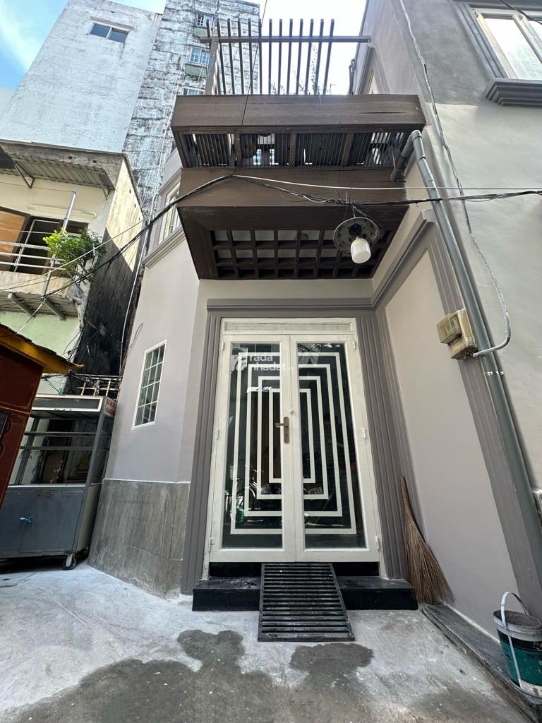 SÁT HXH PHAN ĐÌNH PHÙNG, PHÚ NHUẬN, 41M2 KẾT CẤU Ở NGAY. GIẢM 2T CHỈ CÒN 6.3T TL 