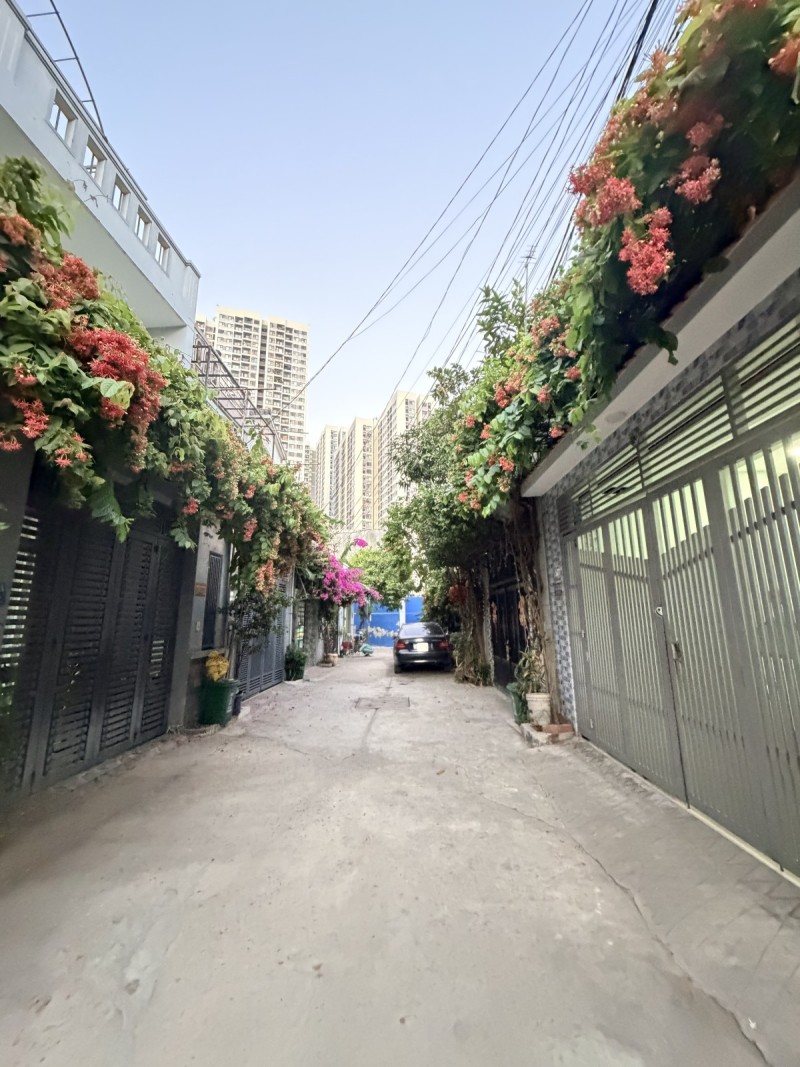 Đất Nền 112m2 Đối Diện Vinhomes Quận 9 - Ngang 5m Cực Đẹp - Giá 5.X Tỷ
