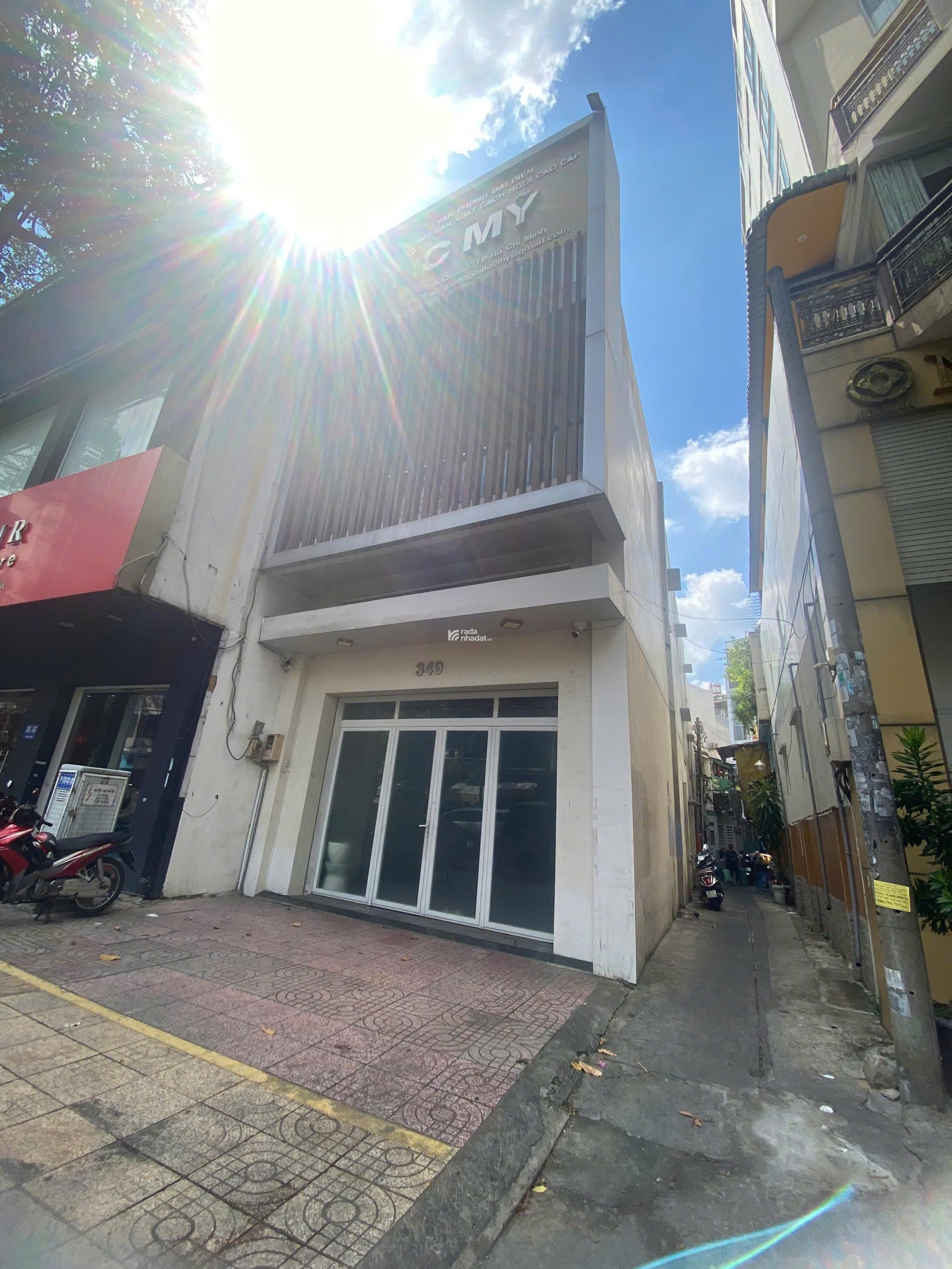 Bán nhà MTKD Trần Phú, Q5, 5.8x19.4m,nở hậu11m, 3 tầng có STgiếng trời, phía trước rộng rãi 44ty TL