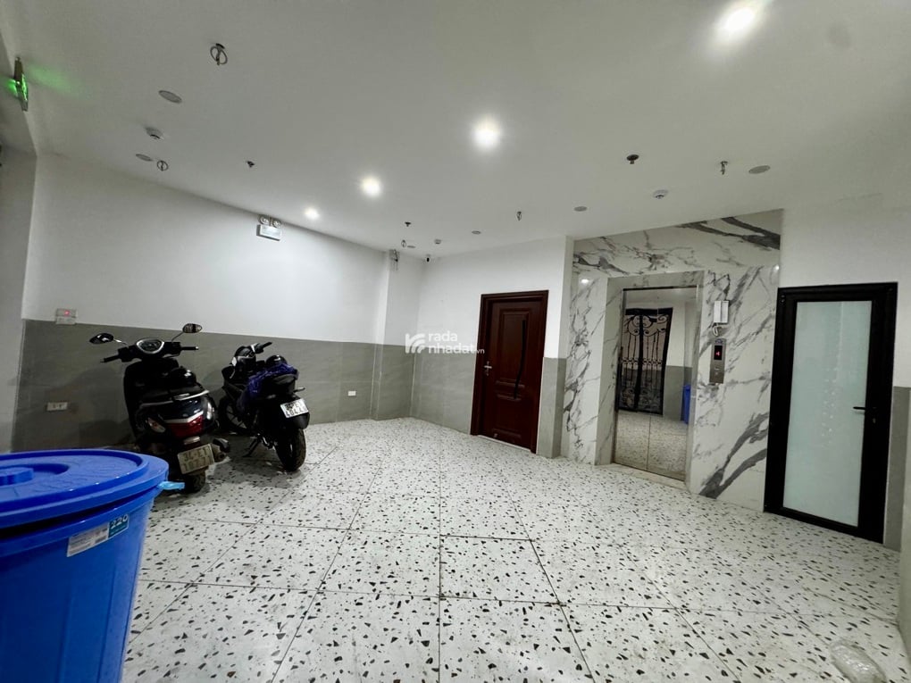 HOÀNG QUỐC VIỆT - HOÀNG HOA THÁM - 6 TẦNG - THANG MÁY - 50M2 - SỔ VUÔNG - GẦN PHỐ - 12.5 TỶ