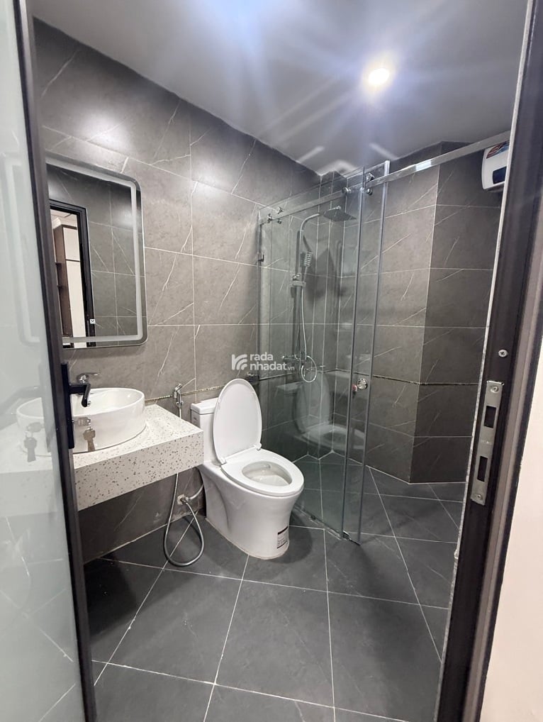 HOÀNG QUỐC VIỆT - HOÀNG HOA THÁM - 6 TẦNG - THANG MÁY - 50M2 - SỔ VUÔNG - GẦN PHỐ - 12.5 TỶ