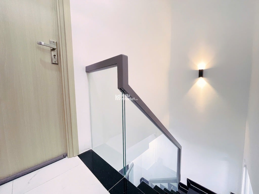 NHÀ 2 TẦNG MỚI ĐẸP Ở NGAY - NỘI THẤT ĐẸP XIN SÒ