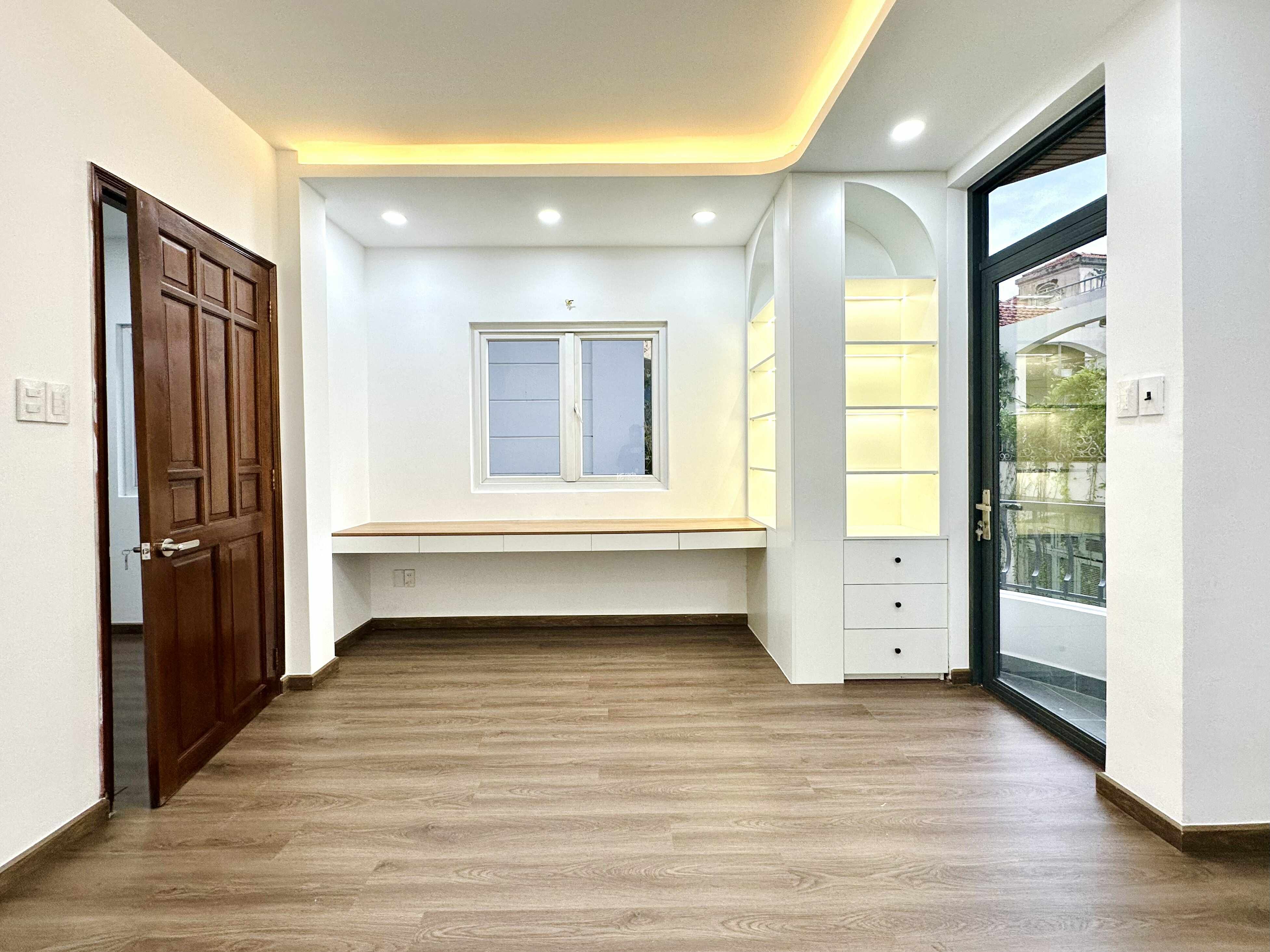 NHÀ ĐẸP NGUYỄN ĐÌNH CHÍNH PHÚ NHUẬN - HẺM Ô TÔ - TRỆT 3 LẦU 5 PN 56m2 - 12.9 TỶ