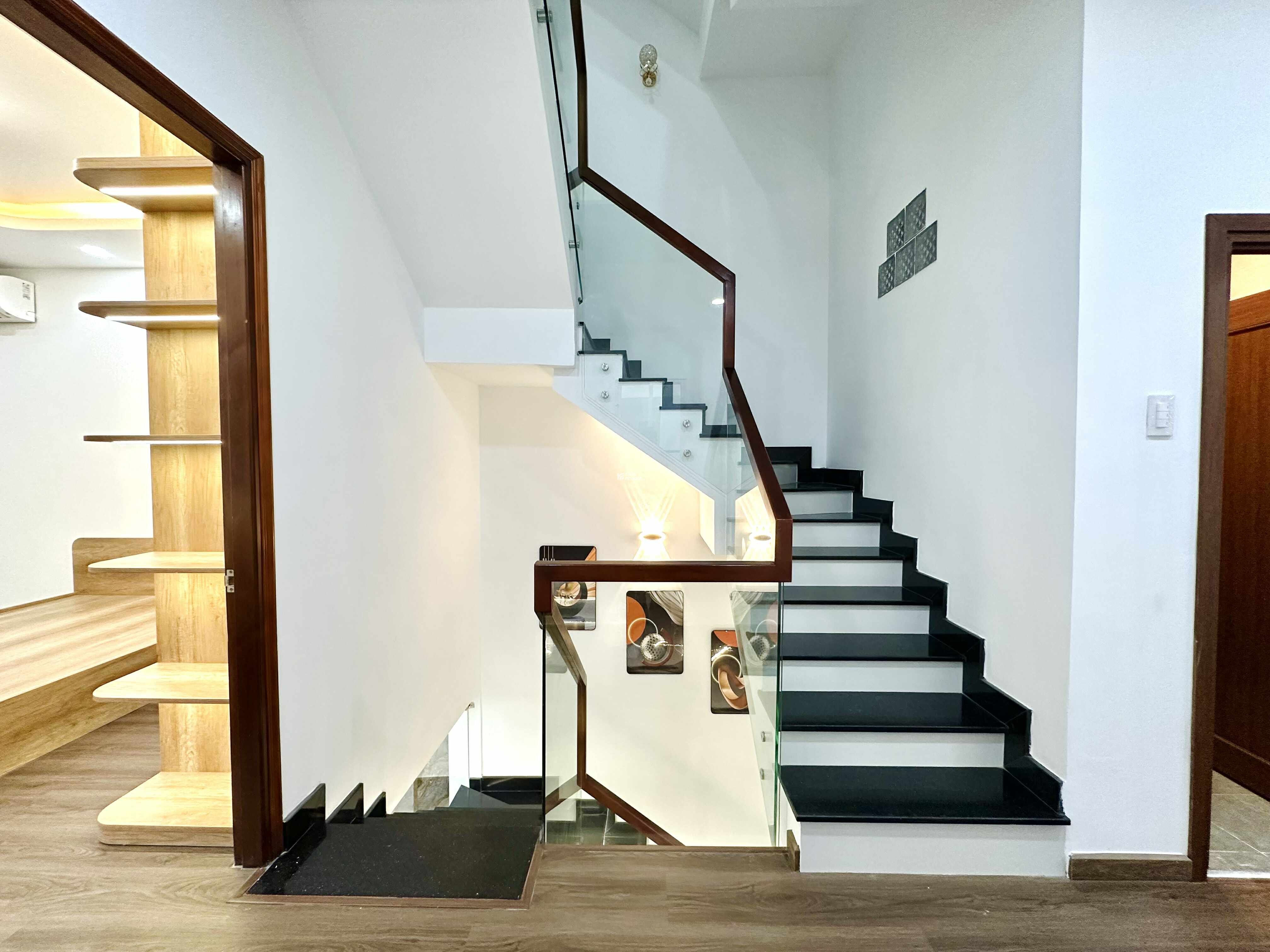 NHÀ ĐẸP NGUYỄN ĐÌNH CHÍNH PHÚ NHUẬN - HẺM Ô TÔ - TRỆT 3 LẦU 5 PN 56m2 - 12.9 TỶ