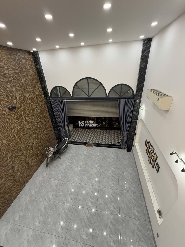 SIÊU PHẨM KẾ BÊN BÀU CÁT - TÂN BÌNH - XE HƠI NGỦ TRONG NHÀ - 5 TẦNG - 128 M2 - NHÀ MỚI CÓ THANG MÁY