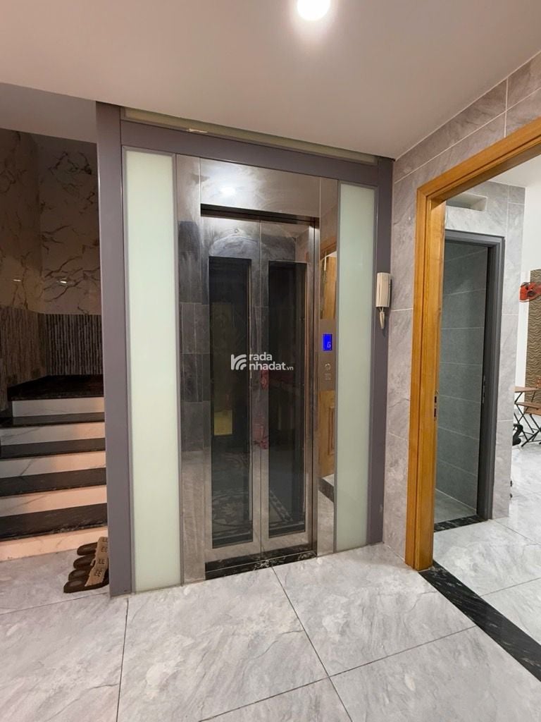 SIÊU PHẨM KẾ BÊN BÀU CÁT - TÂN BÌNH - XE HƠI NGỦ TRONG NHÀ - 5 TẦNG - 128 M2 - NHÀ MỚI CÓ THANG MÁY