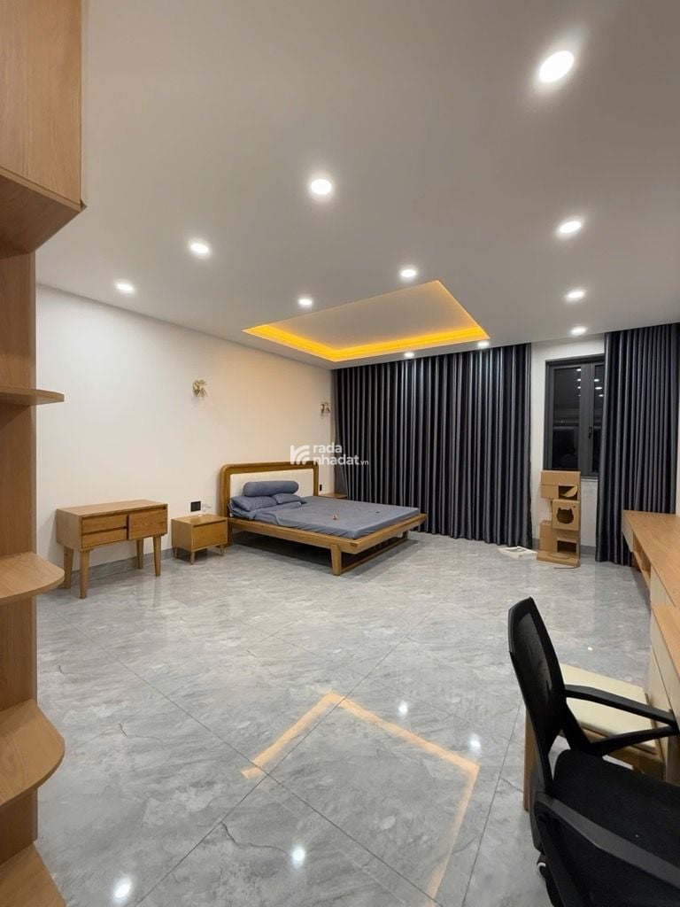 SIÊU PHẨM KẾ BÊN BÀU CÁT - TÂN BÌNH - XE HƠI NGỦ TRONG NHÀ - 5 TẦNG - 128 M2 - NHÀ MỚI CÓ THANG MÁY