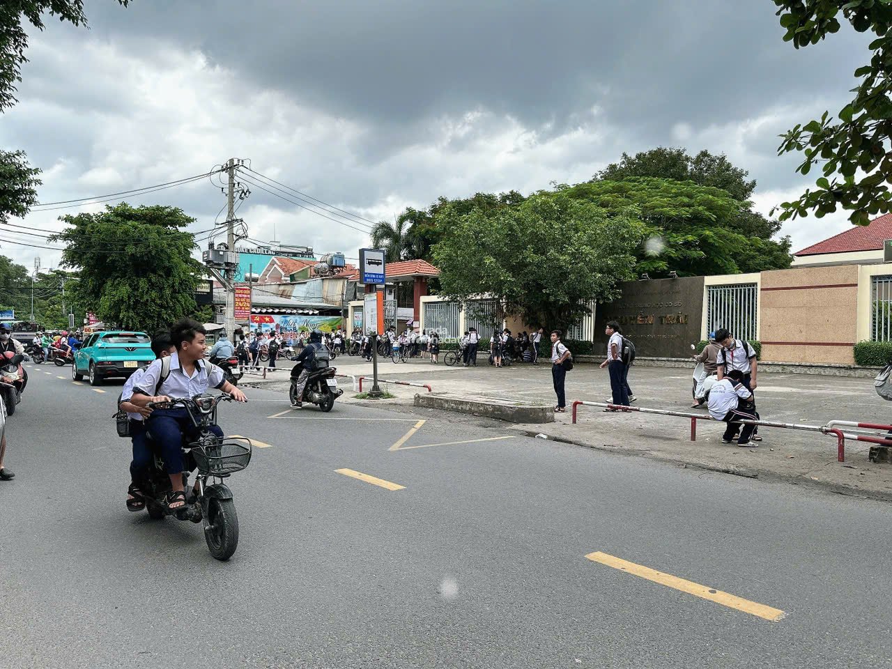 Tòa nhà CHDV 56 PN hầm 7L T.máy 304m2 ngang 8m TN 4.2 tỷ MTKD đẹp Lê Đức Thọ 55 tỷ.