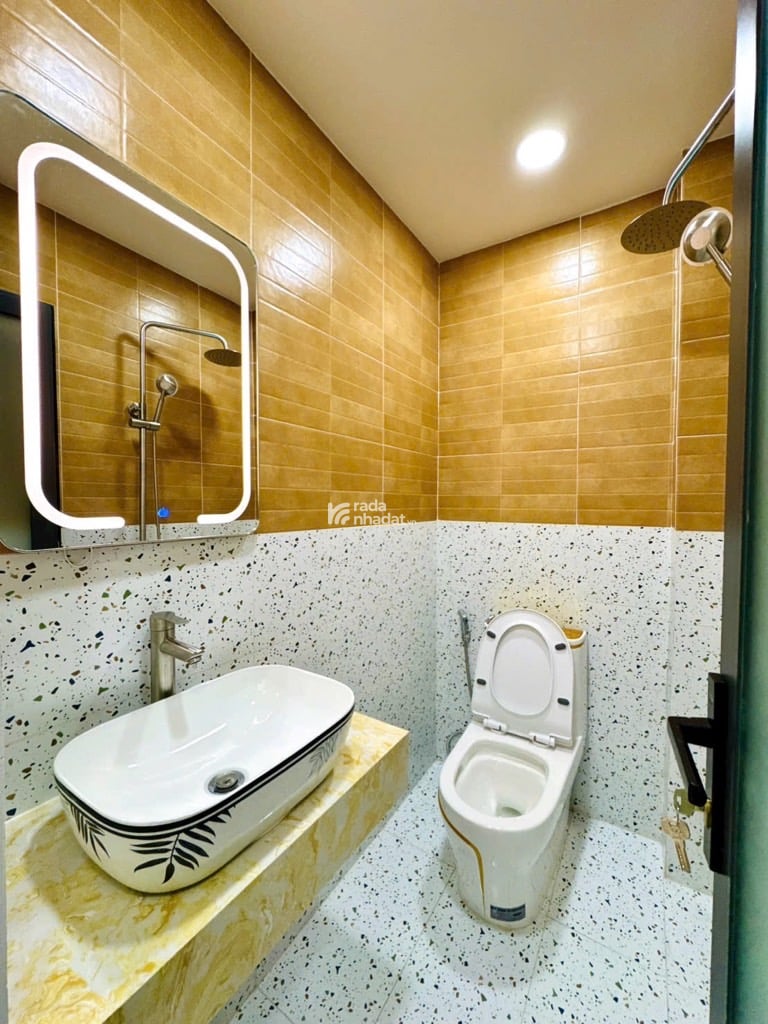 Bán nhà Huỳnh Văn Bánh sát mặt tiền, vuông vức, chỉ 5.25 tỷ TL