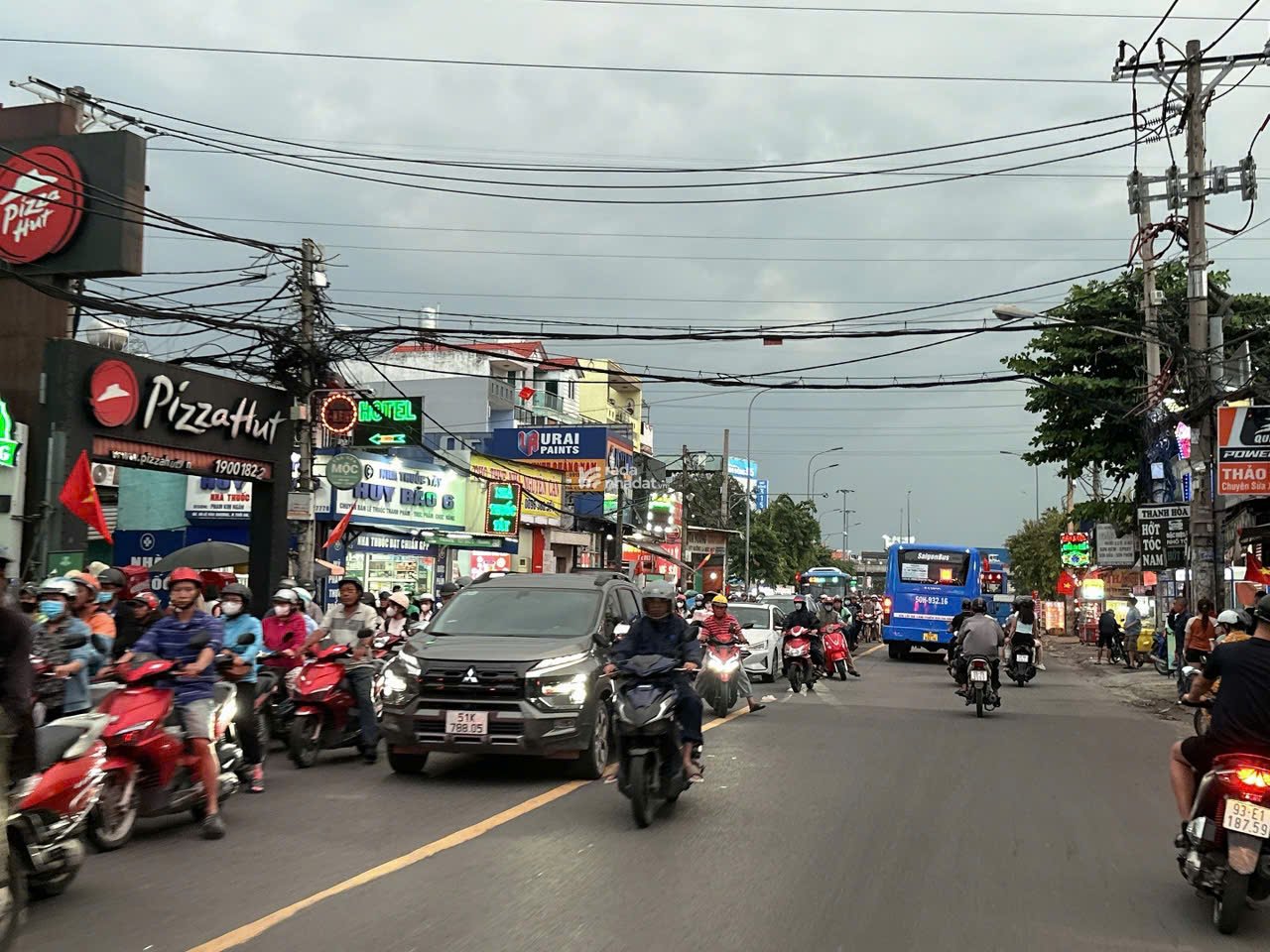 Nhà mặt tiền LÔ GÓC ngang 6.3m KD đỉnh làm SHOWROOM 169m2 gần Lê Văn Khương chỉ 12.2 tỷ.
