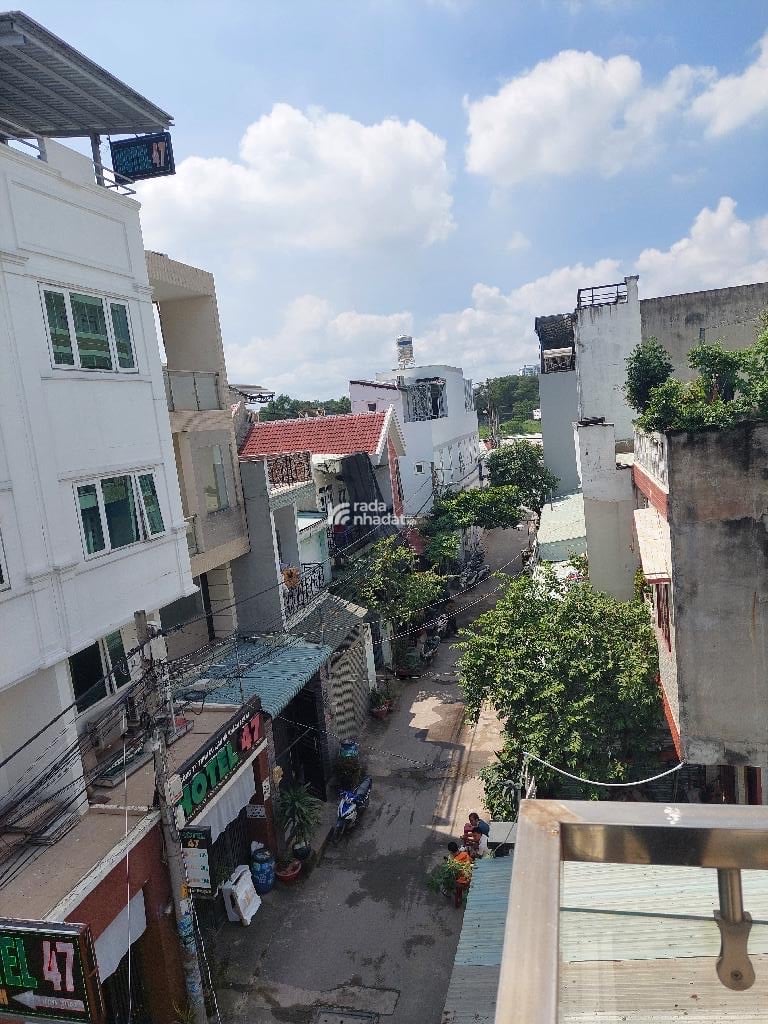 Chỉ 5tỷ nhỉnh, có ngay nhà 4 tầng, 60m2, HXH Nguyễn Duy Trinh, Q9