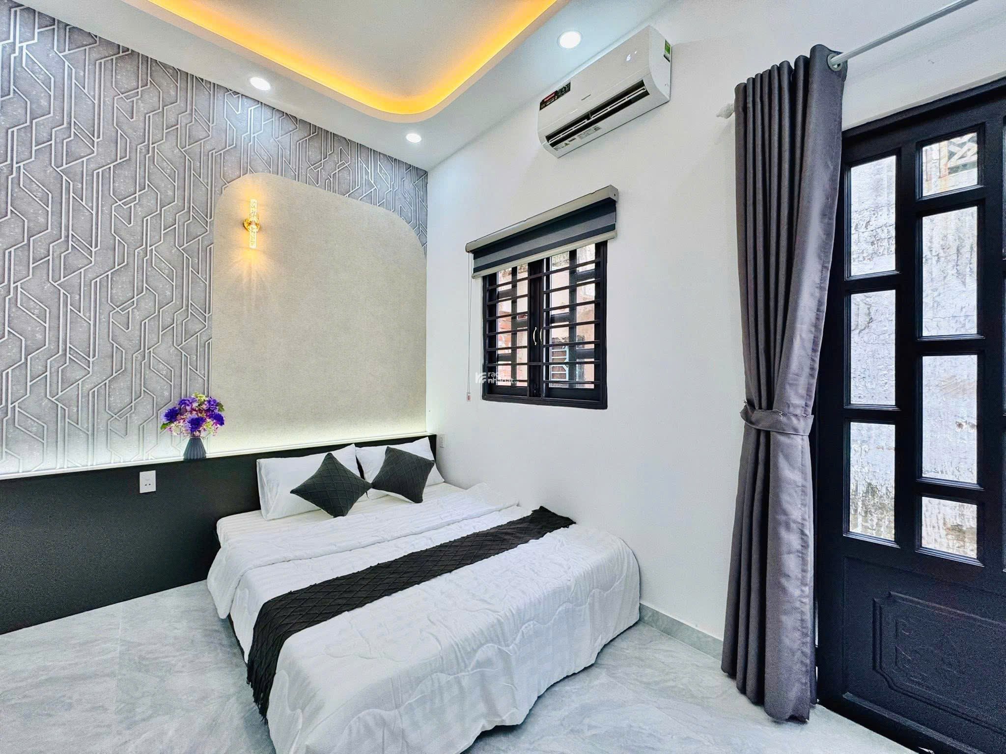 BÁN NHANH NHÀ PHAN XÍCH LONG, PHÚ NHUẬN, 58,2M2,  5 tỷ 550tr/ shr chính chủ
