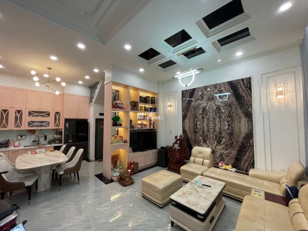 Các trục đường chính: Tây Lân, Hương Lộ 2, Liên Ấp 1-2-3, Cây Cám, Kênh Tham Lương...