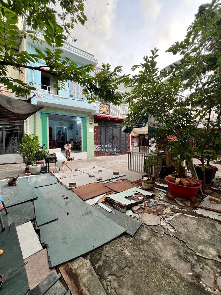Bán đất Huỳnh Tấn Phát (liền kề Phú Mỹ Hưng); 50m2; tiện xây mới; sổ đỏ cầm tay