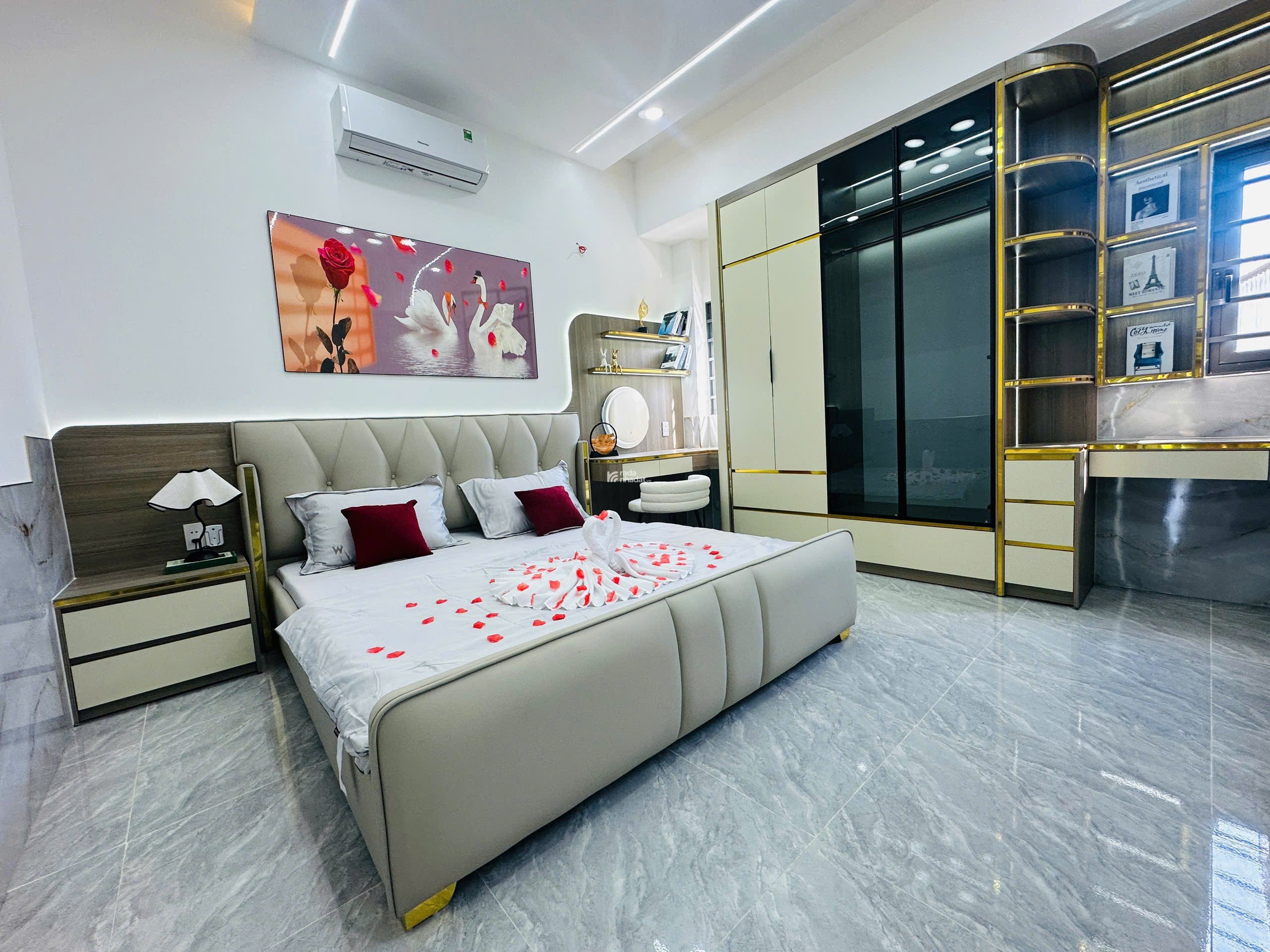 BÁN NHÀ KDC ĐẠI NGÀN , THUẬN GIAO , THUẬN AN LÔ GÓC ĐẸP 2 MT 300M2 KẾ KCN VSIP CHỈ 7 TỶ 9 