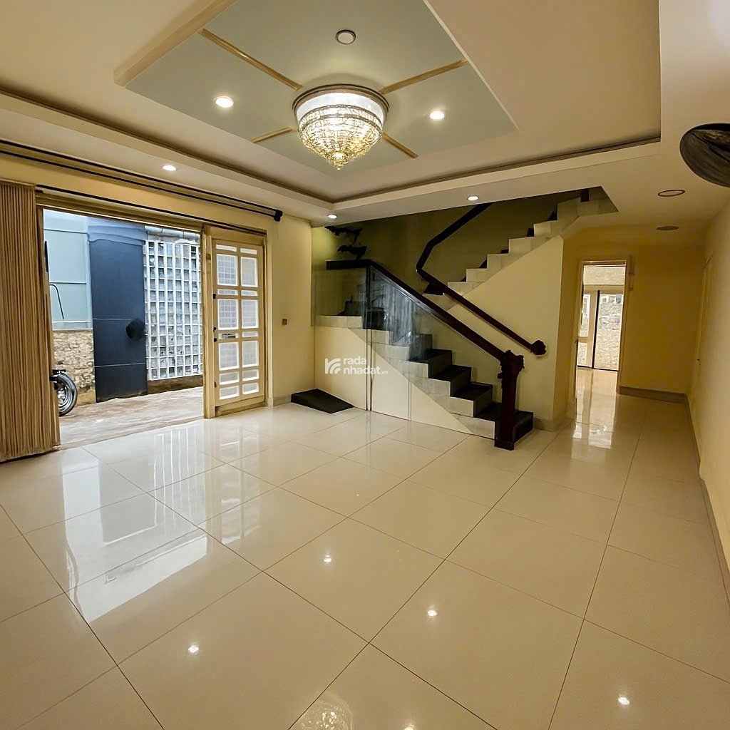 Nhà Lô góc QUẬN 3 -Cách Mạng Tháng Tám - 4 x 13 m - 6.8 tỷ