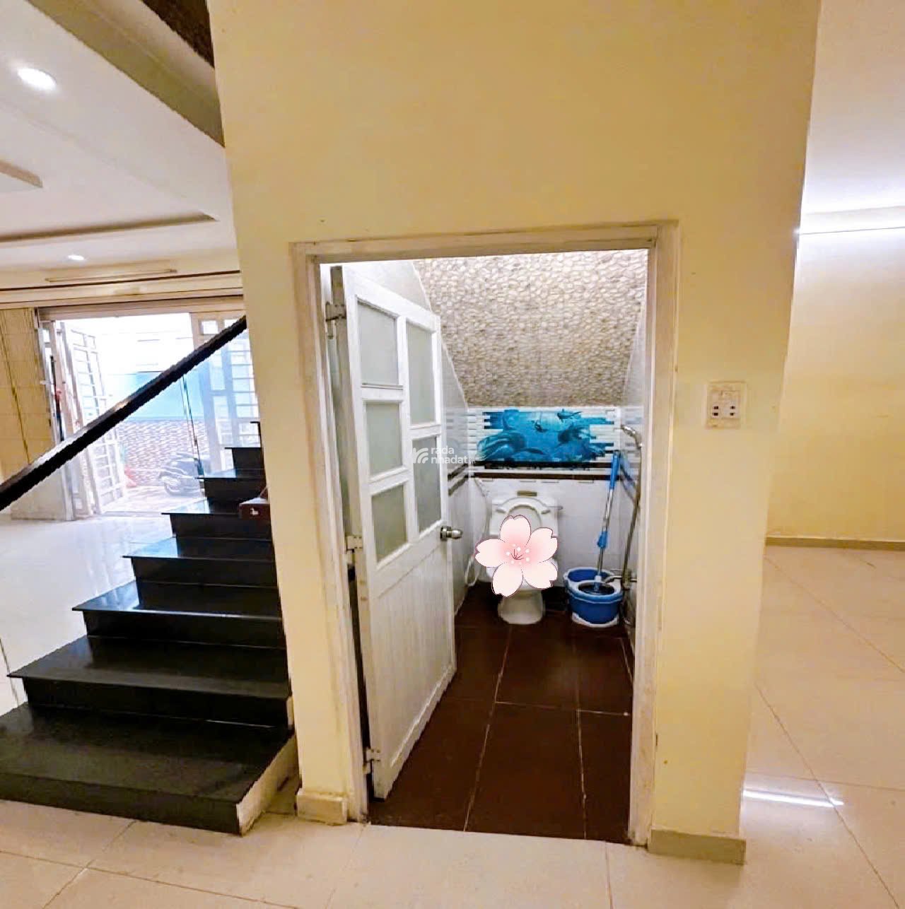 Nhà Lô góc QUẬN 3 -Cách Mạng Tháng Tám - 4 x 13 m - 6.8 tỷ