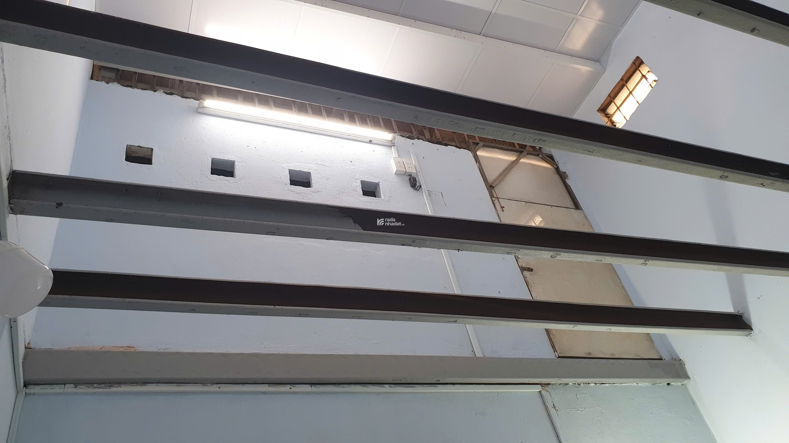 Cho Thuê Nhà Trống, 9.5 triệu/ tháng. Diện tích 3.5 x 17m2