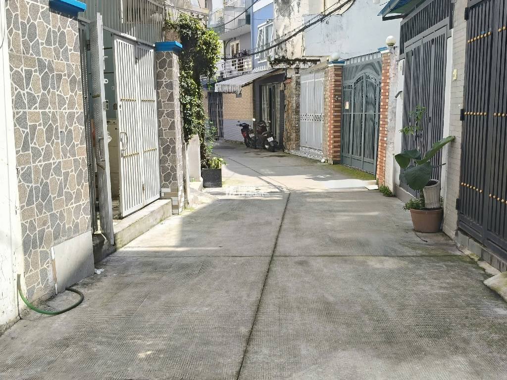 SÁT MT PHAN XÍCH LONG, PHÚ NHUẬN, 67M2 SẴN 3 TẦNG ĐÚC BTCT. GIẢM 350TR CHỈ 9.4T 