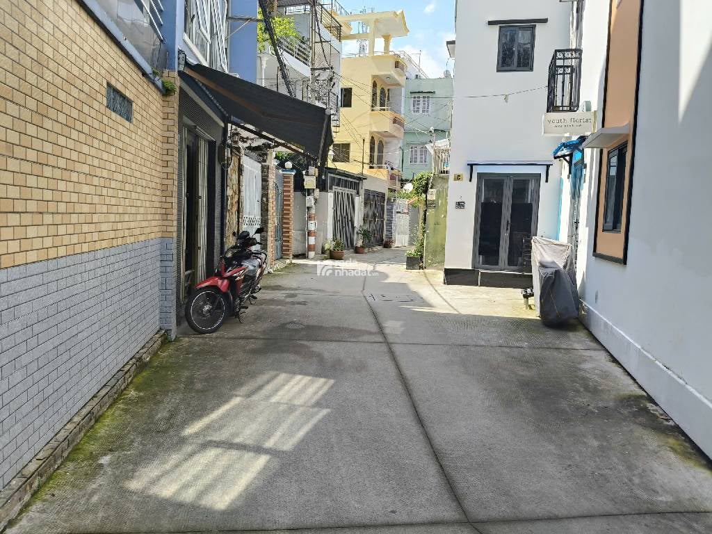 SÁT MT PHAN XÍCH LONG, PHÚ NHUẬN, 67M2 SẴN 3 TẦNG ĐÚC BTCT. GIẢM 350TR CHỈ 9.4T 