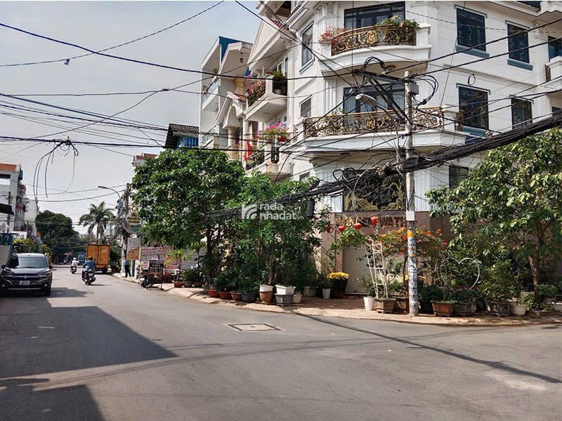 Bán nhà 4 lầu đi bộ tới CV Làng Hoa hẻm 347 Lê Văn Thọ ngang 4.5m 81m2 sổ A4 9 tỷ hơn. 