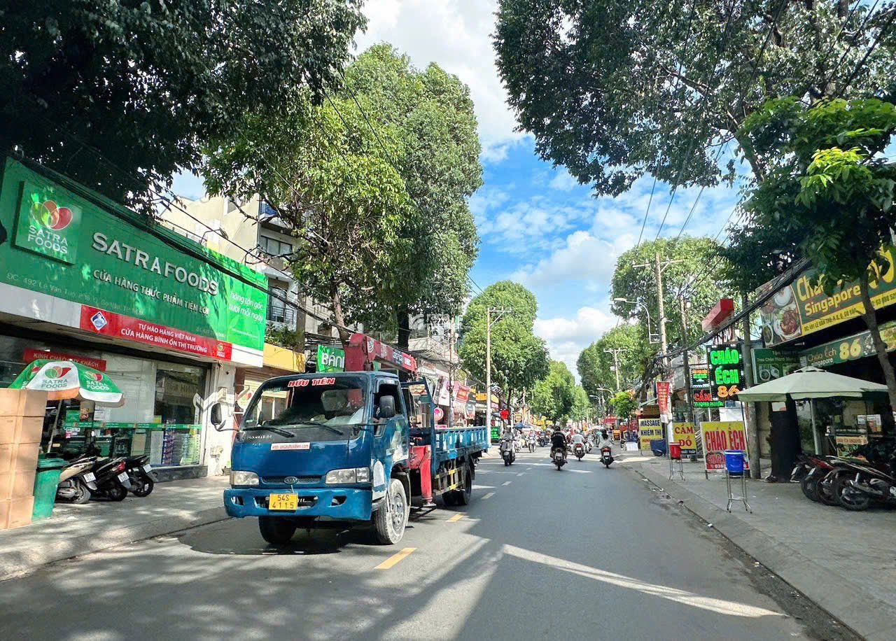 Bán nhà 4 lầu đi bộ tới CV Làng Hoa hẻm 347 Lê Văn Thọ ngang 4.5m 81m2 sổ A4 9 tỷ hơn. 