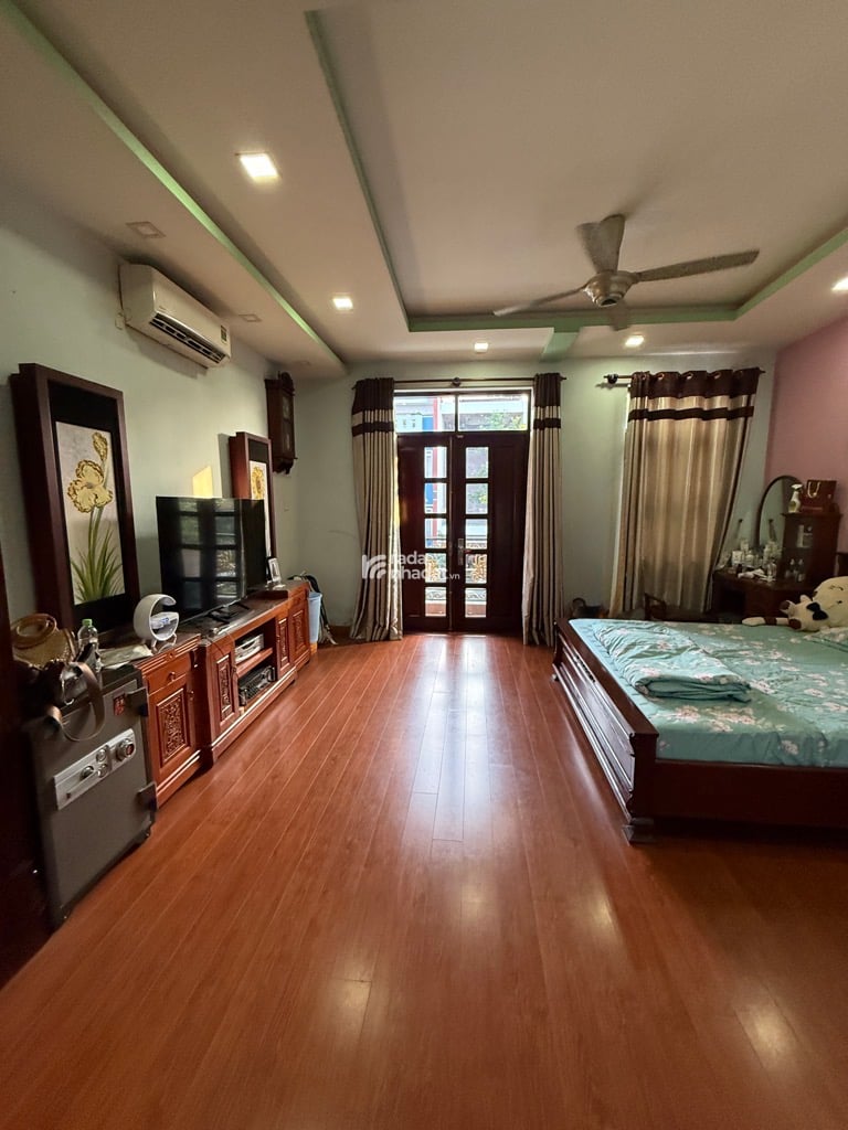 Bán nhà gần  lê trọng tấn phạm đăng giảng