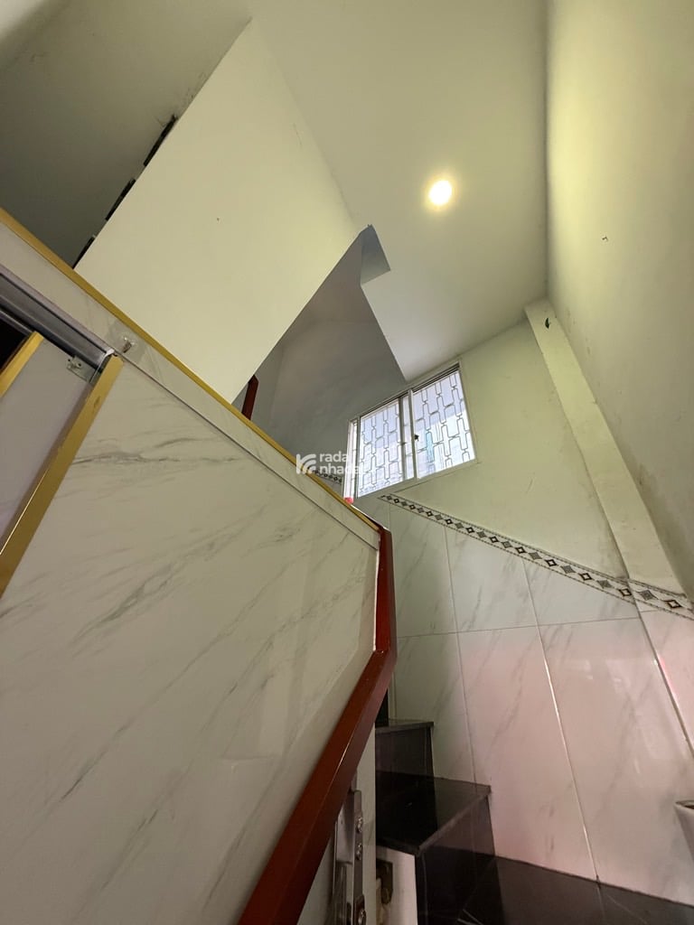 MTKD VIP LÊ VĂN SỸ, TÂN BÌNH, 30M2 CŨ TIỆN XÂY. GIẢM 350TR CHỈ CÒN 9.99T TL 