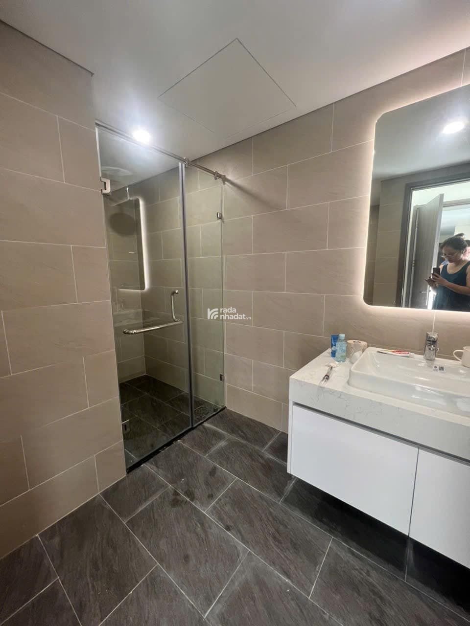 Cho thuê gấp CHCC 170 Đê La Thành - GP Building, 140m2, 3PN, đủ đồ, giá 14 tr/th LH: 0982 914 ***
