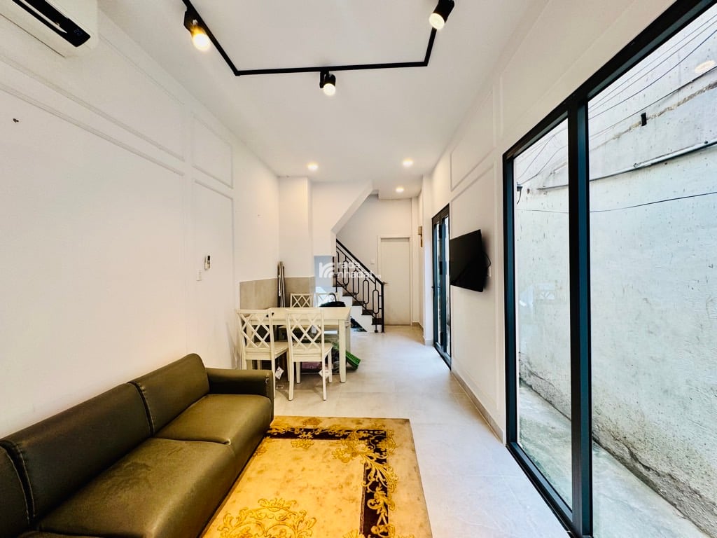 HIẾM - CHỈ 8.XTY CÓ NHÀ 4 TẦNG NGAY PHỐ ĐI BỘ BÙI VIỆN , TRUNG TÂM GIẢI TRÍ SẦM UẤT BẬT NHẤT QUẬN 1