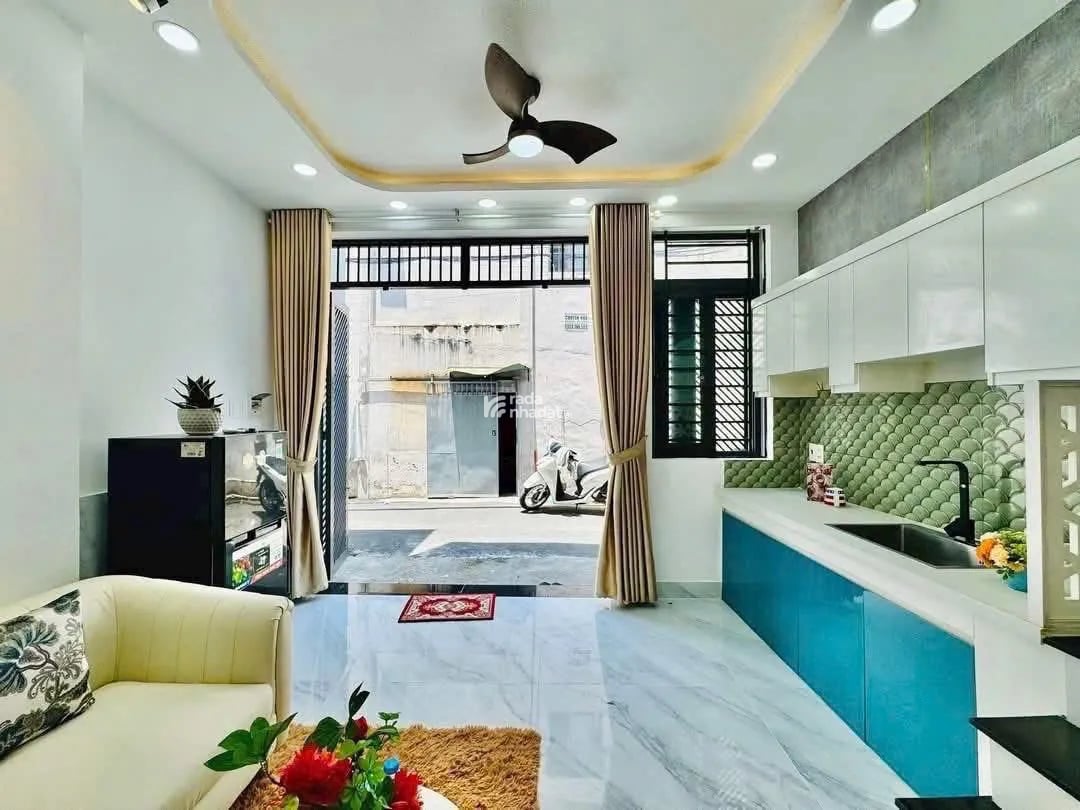 Bán GẤP NHÀ ĐẸP HẼM XE HƠI.  Phạm Văn Chiêu. P8 Gò Vấp. Chỉ 3.89 tỷ Thương Lượng.