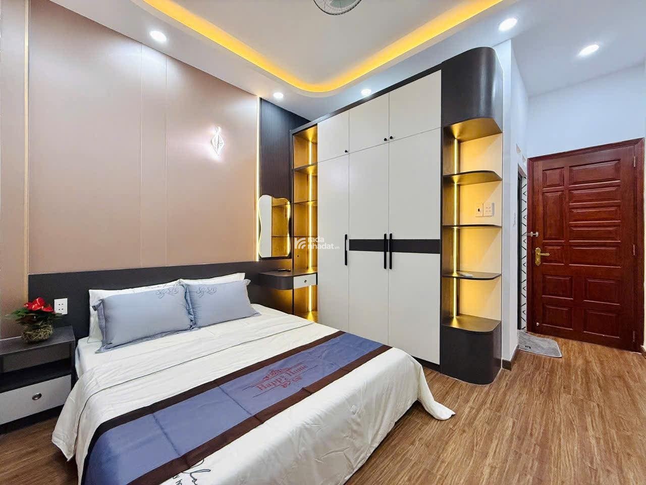 CĂN GÓC 2MT 64m2 XÂY MỚI 100% - 5 PN FULL NỘI THẤT GẦN EMART - 8.18 TỶ