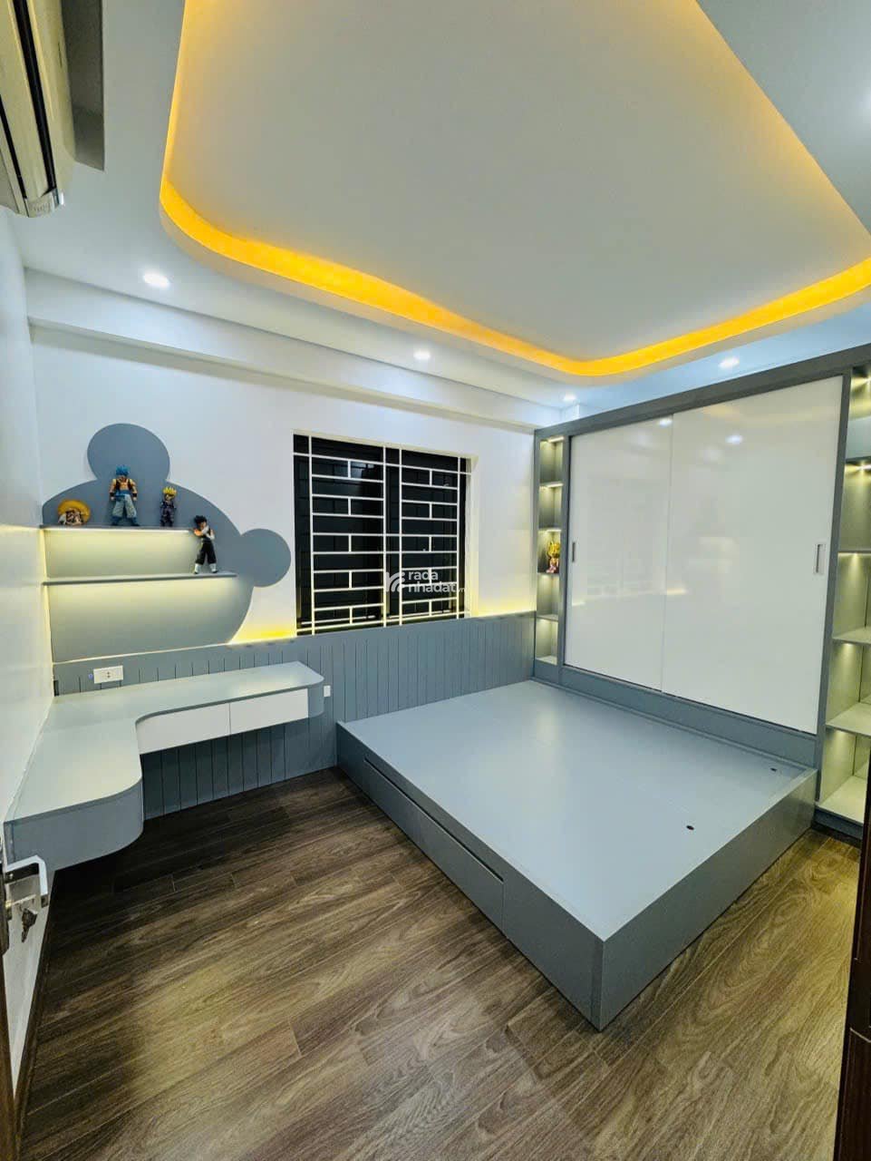 Chính chủ bán căn penthouse góc tòa VP5 bán đảo Linh Đàm giá cực tốt 2.x tỷ LH 0967 070 ***