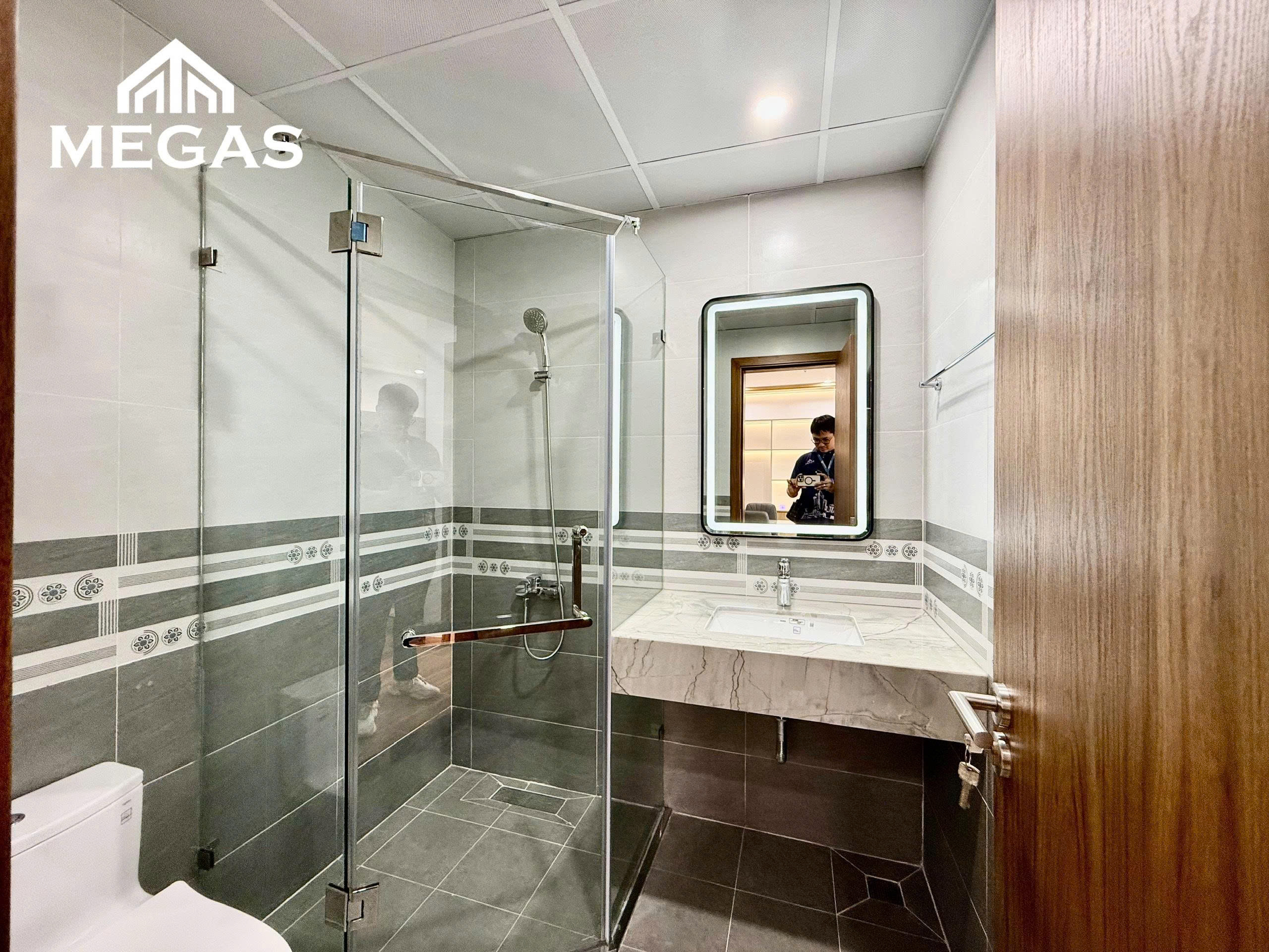 CHO THUÊ CĂN HỘ 1PN 50M2 NGAY MẶT ĐƯỜNG LỚN LẠC LONG QUÂN - ĐỐI DIỆN HỒ TÂY 