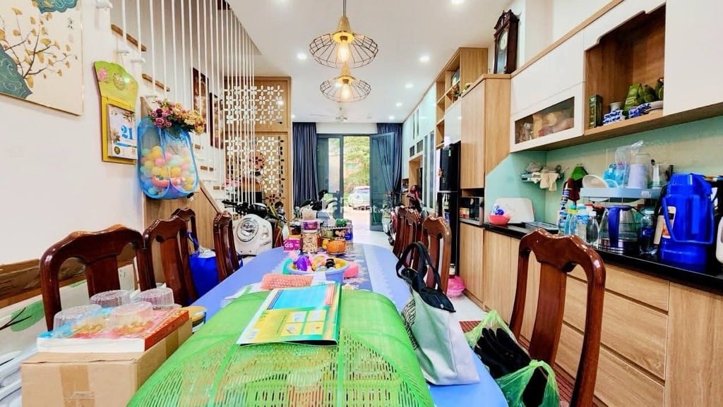 SIÊU PHẨM TÂN SƠN NHÌ, TÂN PHÚ - SANG TRỌNG, TIỆN NGHI, ĐẲNG CẤP - HẺM Ô TÔ 7M, 4 TẦNG MỚI ĐẸP -