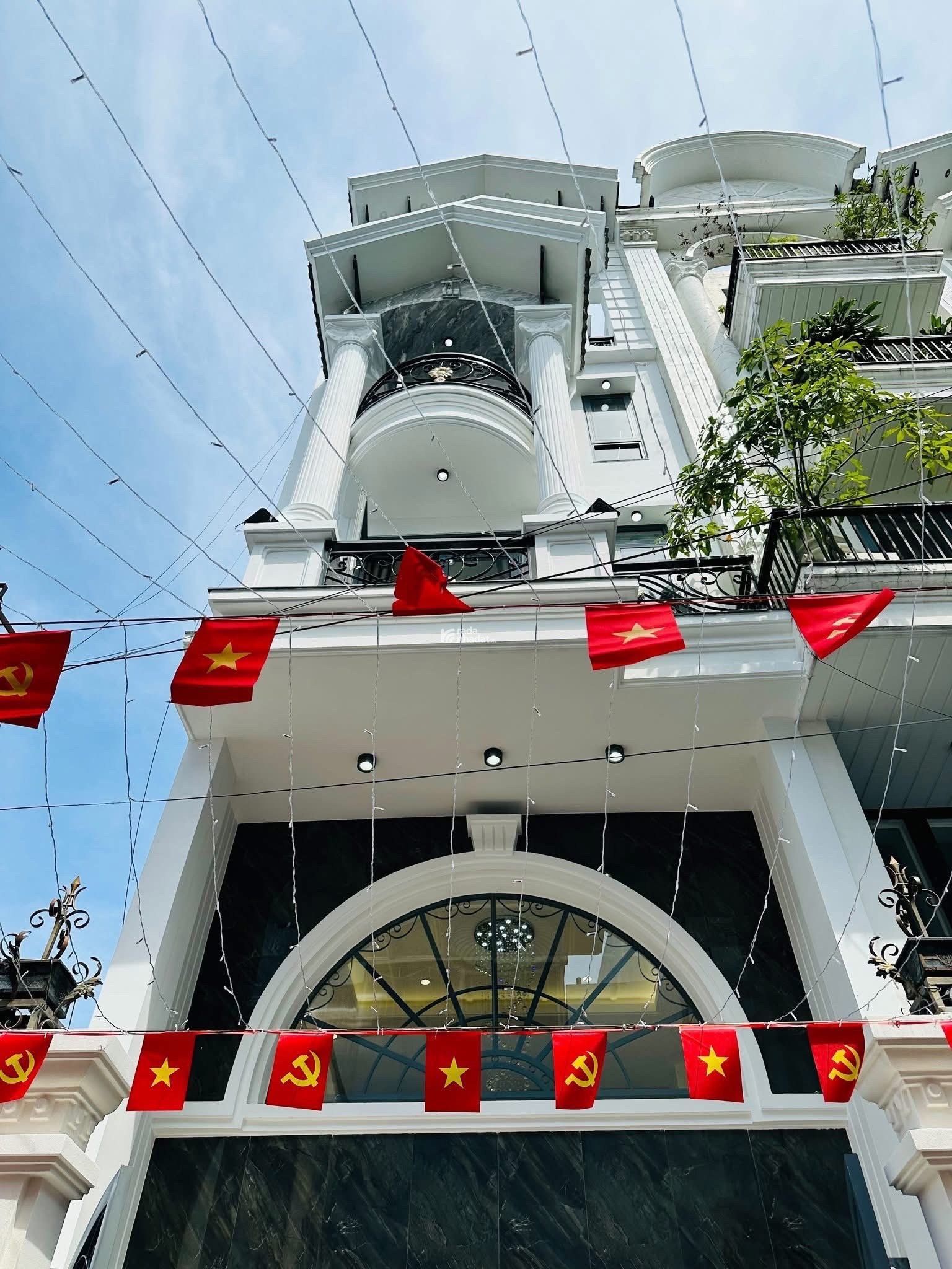 NHÀ 5 TẦNG FULL NỘI THẤT MỚI HOÀN THIỆN - 4.5x16 - XE HƠI NGỦ TRONG NHÀ - CHỈ 10.79 TỶ TL