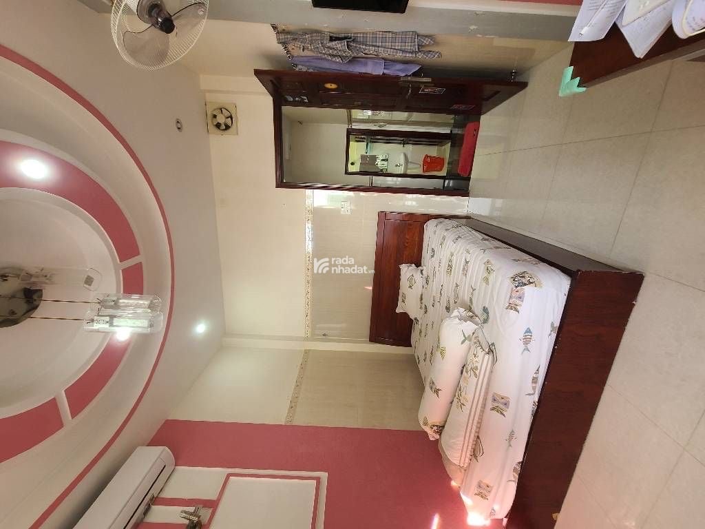 Mô tả: Nhà xây kiên cố hoàn công đầy đủ.DTCN 31m2: 3.3mx 9.2m vuông.Gồm 2PN sẵn 1 Phòng dự kiến, 3W