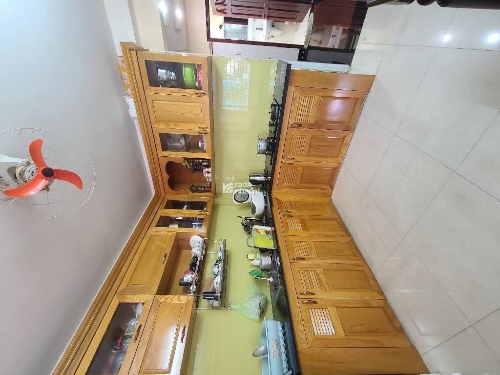 Mô tả: Nhà xây kiên cố hoàn công đầy đủ.DTCN 31m2: 3.3mx 9.2m vuông.Gồm 2PN sẵn 1 Phòng dự kiến, 3W